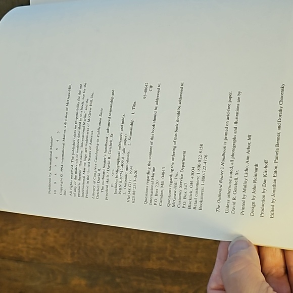 Outboard Boater's Handbook. EUC - Picture 2 of 4